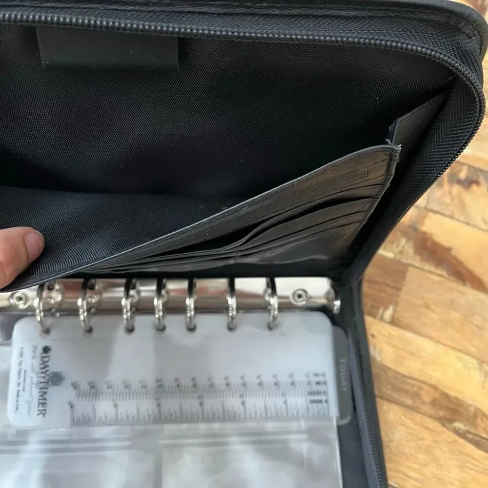 Black Genuine Leather Day-Timer Organizer 7-Ring Binder 10.5